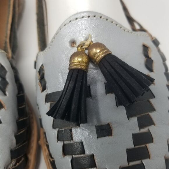 TORTUGA LEATHER SLIPONS WITH TASSELS. SIZE 26. BLACK AND SILVER. - Picture 6 of 16